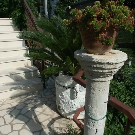 Apartment Apartments By The Sea Trogir - 9667 *