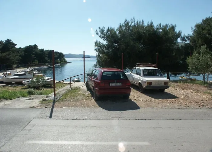 Apartman Apartments By The Sea Trogir - 9667 *
