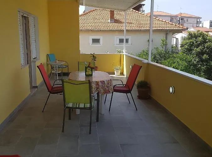 By The Sea - 9667 特罗吉尔