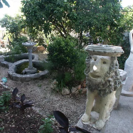 Apartments By The Sea Trogir - 9667