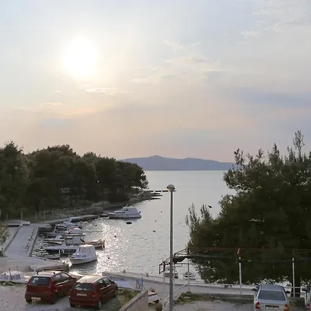 Apartamento By The Sea - 9667 Trogir