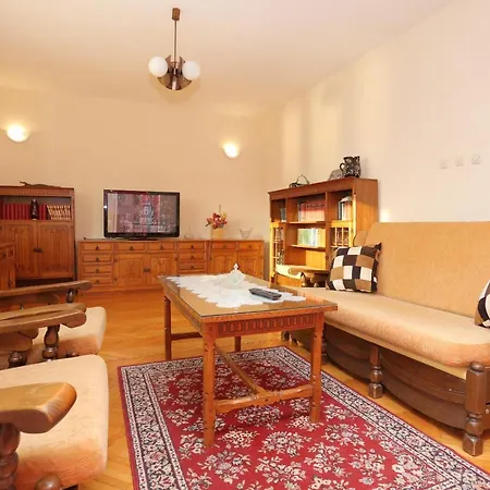 Apartments By The Sea Trogir - 9667 Apartman Trogir